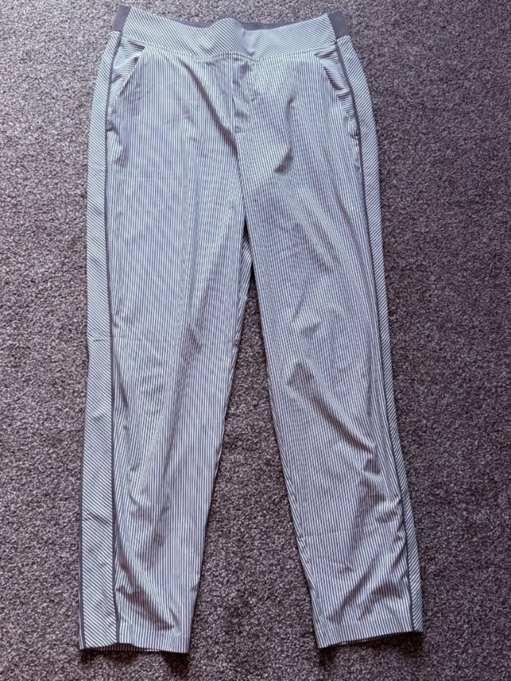 Athleta Women's Ankle Stretch Pant White Pinstripe Gray Size 8